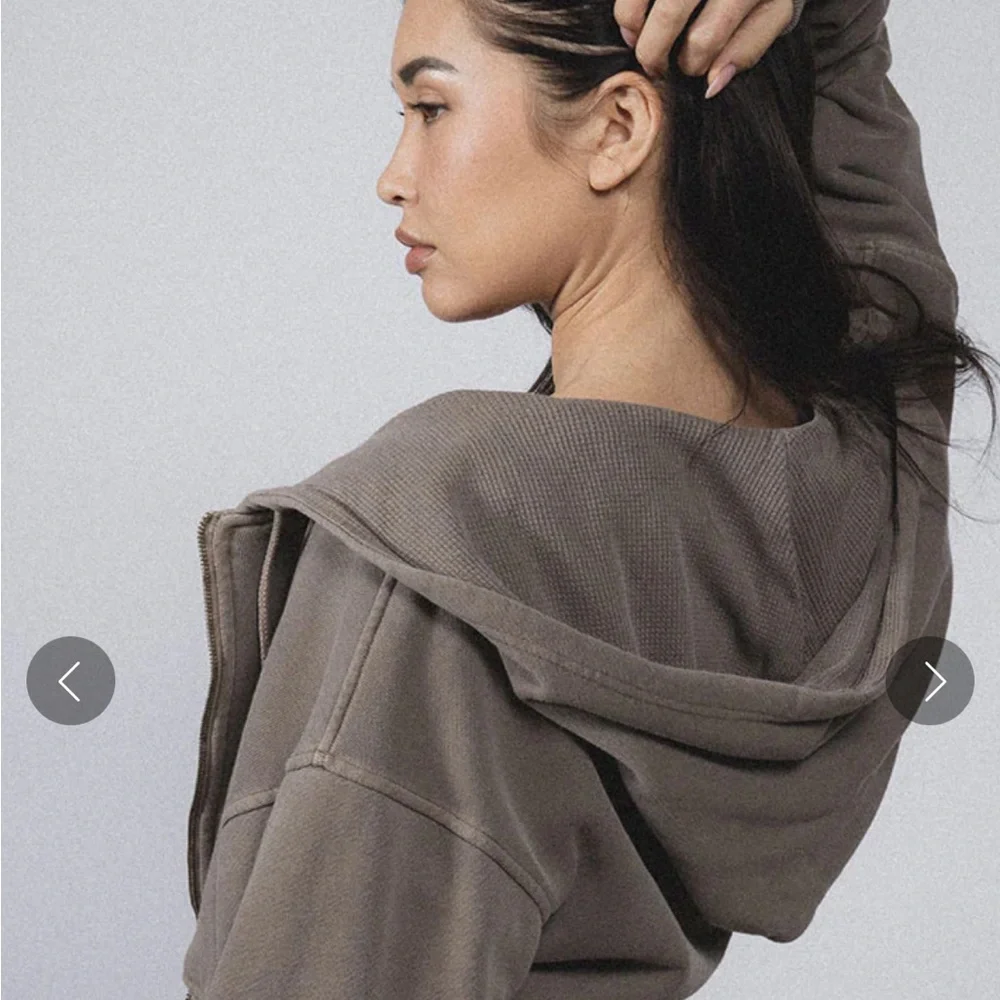 Elwood Babydoll Crop Zip Hoodie - Picture 4 of 8